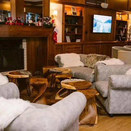 Spacious Luxury With Mountain View - Available *