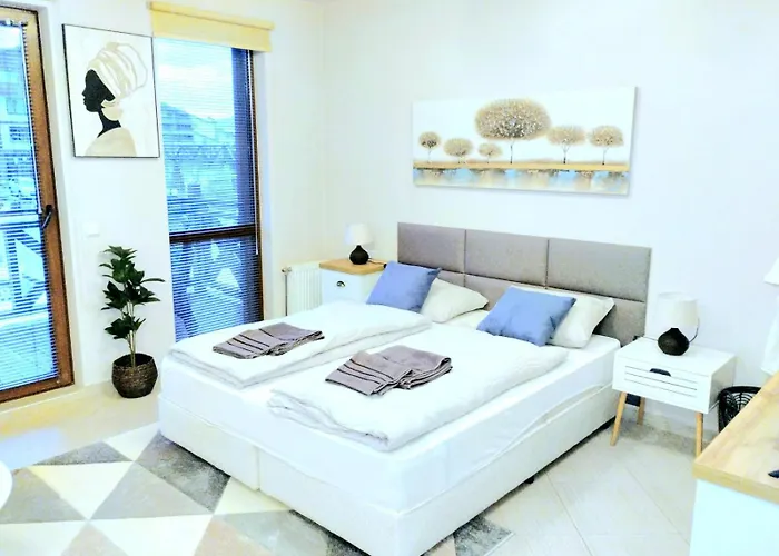 דירה Spacious Luxury With Mountain View - Available *