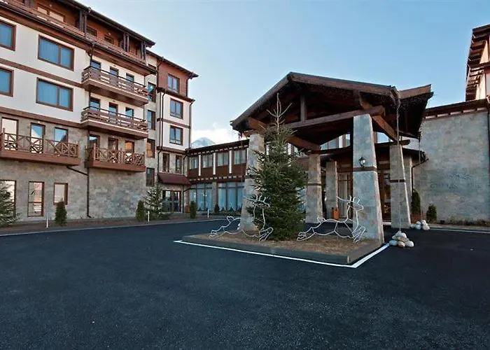 Spacious Luxury With Mountain View - Available * בנסקו