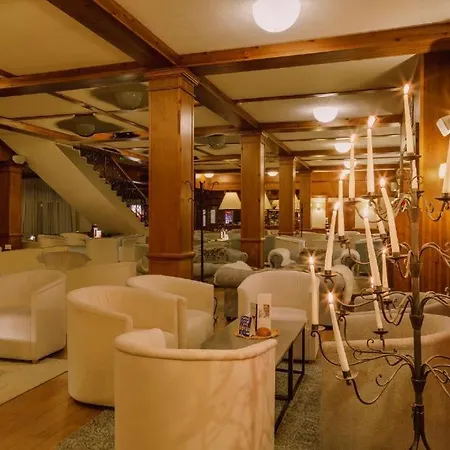 Spacious Luxury With Mountain View - Available 公寓 *