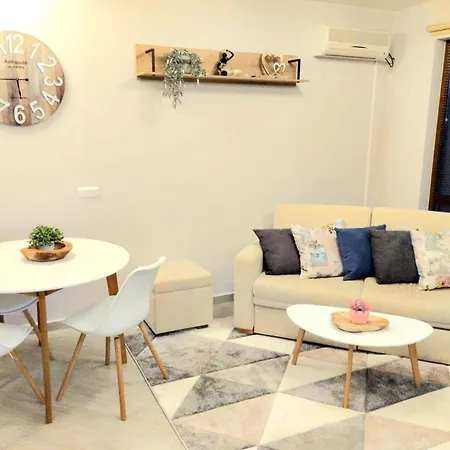 Spacious Luxury With Mountain View - Available Апартаменти *