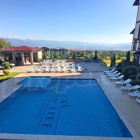 Apartment Spacious Luxury With Mountain View - Available
