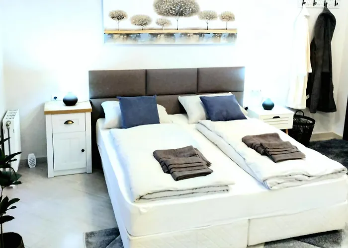 Apartment Spacious Luxury With Mountain View - Available *