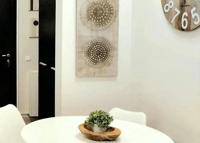 Spacious Luxury With Mountain View - Available Apartment *