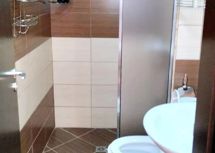 Apartment Spacious Luxury With Mountain View - Available