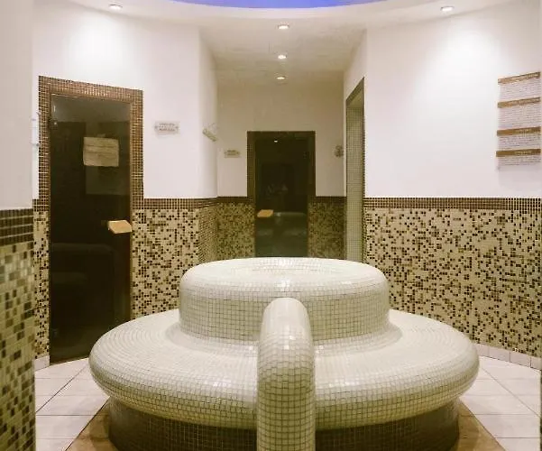 Spacious Luxury With Mountain View - Available Apartment