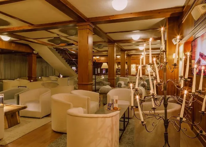 Spacious Luxury With Mountain View - Available Apartment *