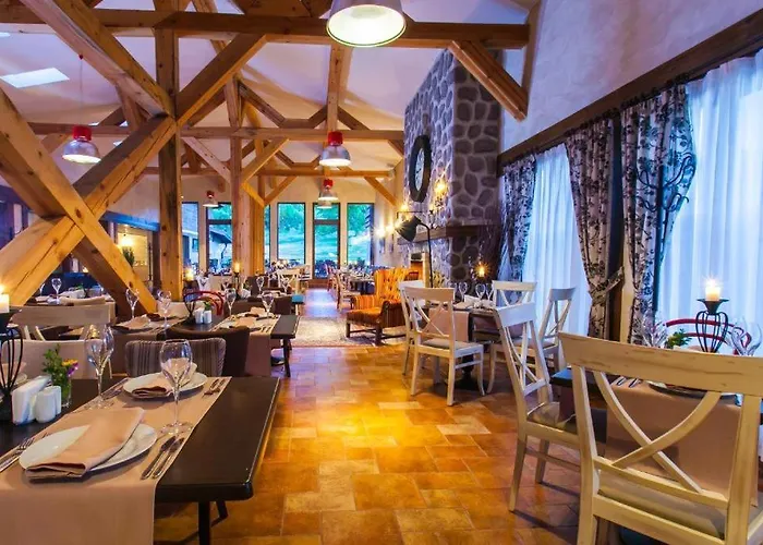 Spacious Luxury With Mountain View - Available *